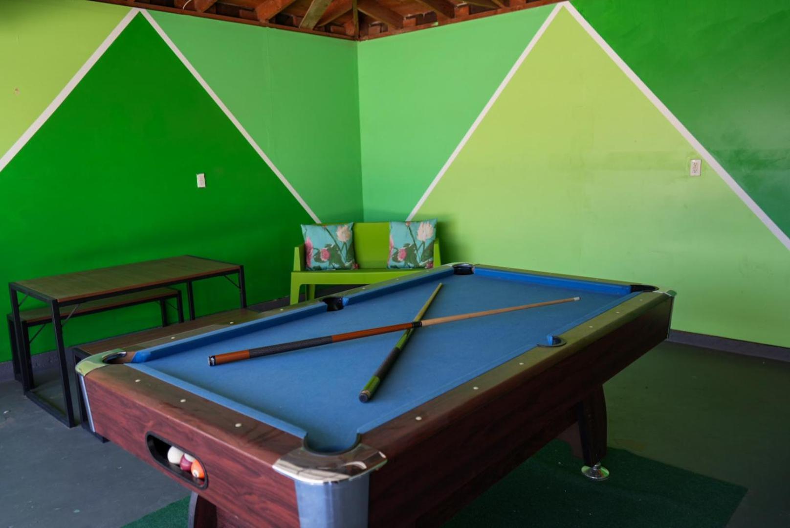 The Pink Cactus - Desert Retreat - Luxe Pool, Golf & Game Room Indio Extérieur photo