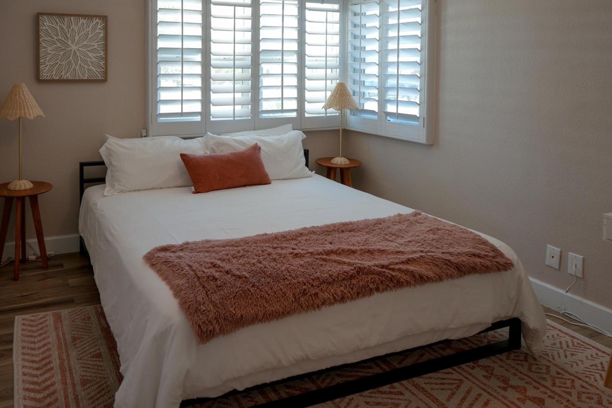 The Pink Cactus - Desert Retreat - Luxe Pool, Golf & Game Room Indio Extérieur photo
