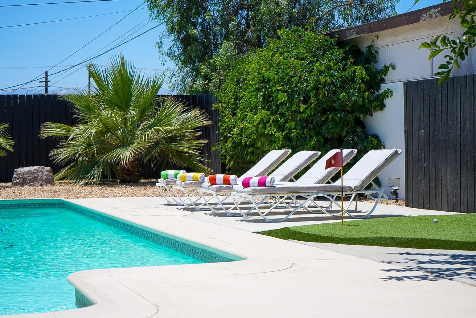 The Pink Cactus - Desert Retreat - Luxe Pool, Golf & Game Room Indio Extérieur photo