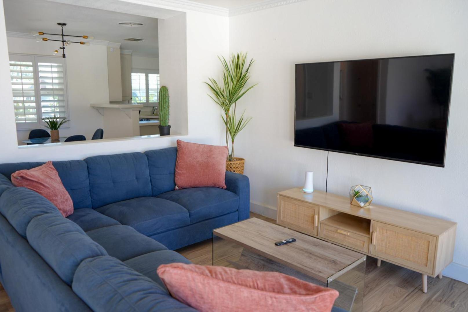 The Pink Cactus - Desert Retreat - Luxe Pool, Golf & Game Room Indio Extérieur photo
