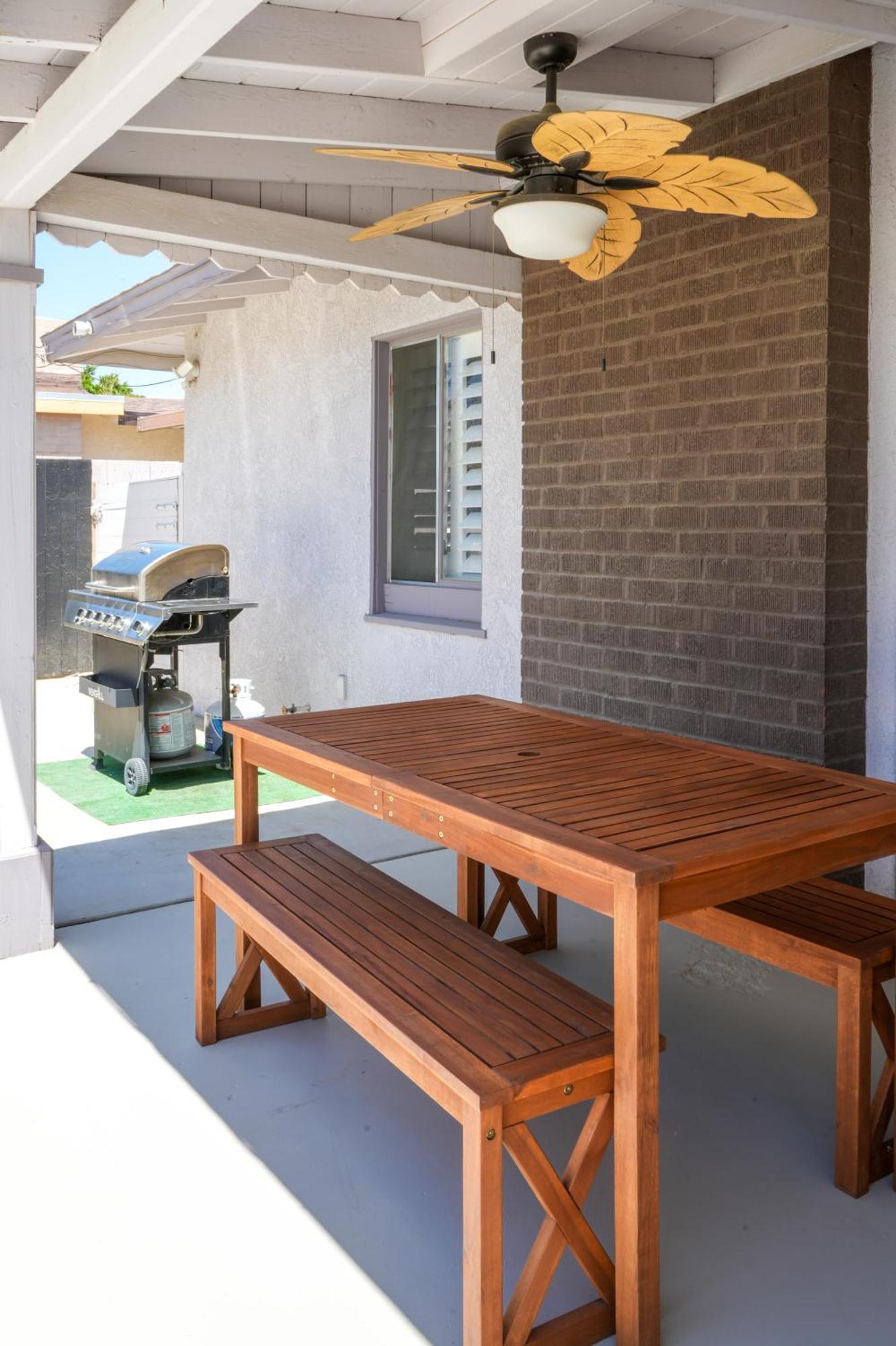 The Pink Cactus - Desert Retreat - Luxe Pool, Golf & Game Room Indio Extérieur photo